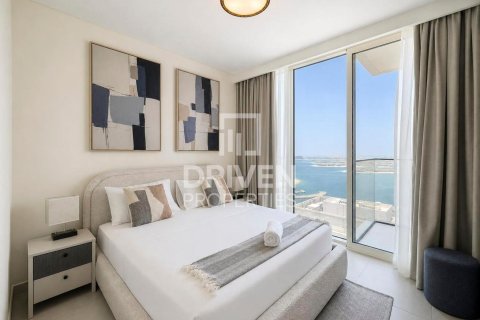 Квартира с 3 спальнями в EMAAR Beachfront, ОАЭ №191683 7