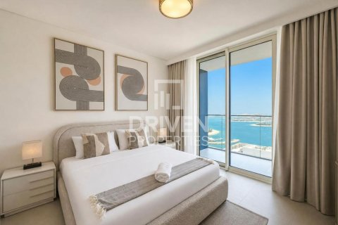 Квартира с 3 спальнями в EMAAR Beachfront, ОАЭ №191683 11