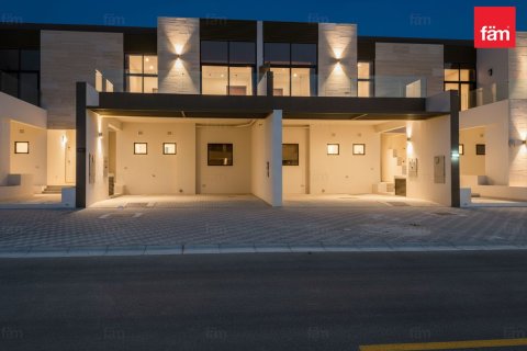 4 bedrooms Villa in Dubai, UAE No. 143678 11