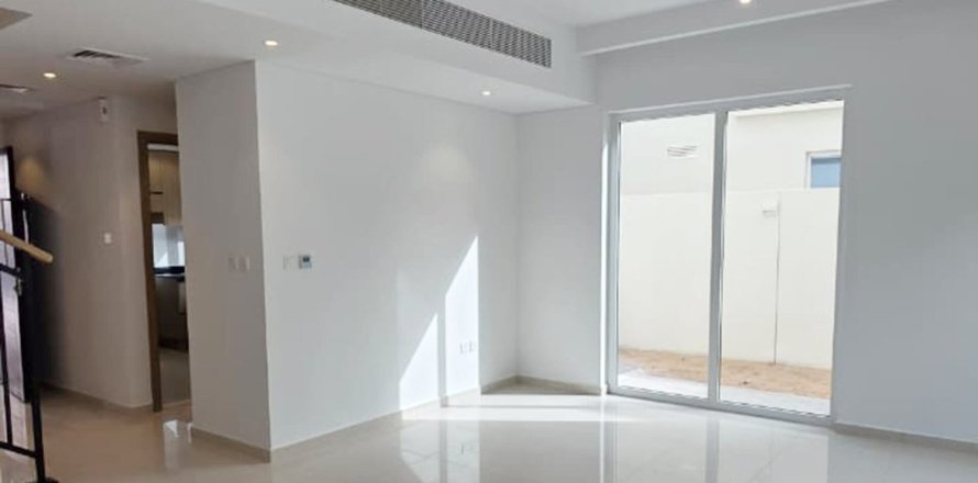 Townhouse de 3 dormitorios en DAMAC Hills (Akoya by DAMAC), UAE No. 148086
