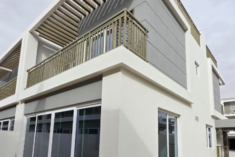 Townhouse de 3 dormitorios en DAMAC Hills (Akoya by DAMAC), UAE No. 148086 14