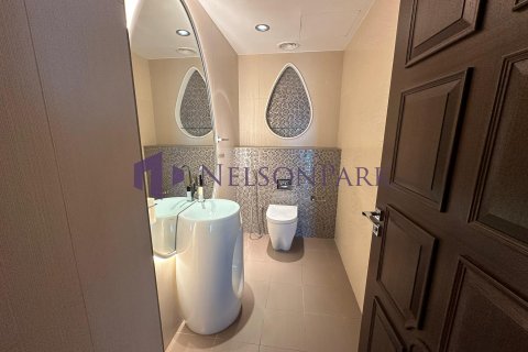 4 bedrooms Penthouse in Doha, Qatar No. 58114 5