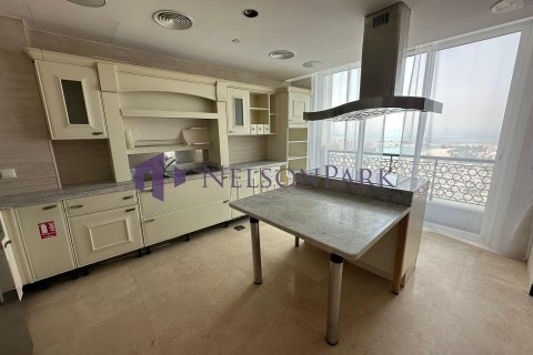4 bedrooms Penthouse in Doha, Qatar No. 58114 8