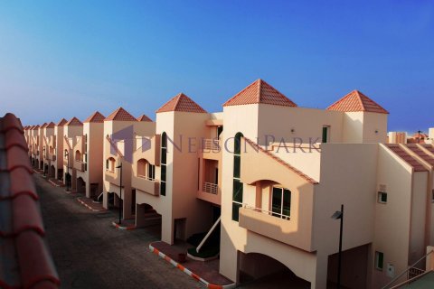 4 bedrooms Villa in Doha, Qatar No. 58117 2