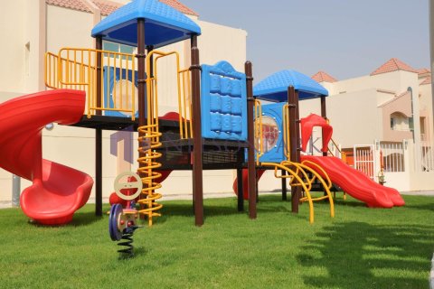 4 bedrooms Villa in Doha, Qatar No. 58117 4