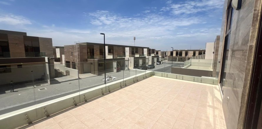 Villa de 4 dormitorios en District 11, UAE No. 167834