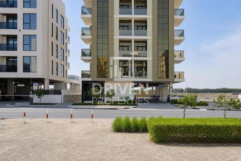 Edificio de 1592.36m² en Dubai Land, UAE No. 188632 4