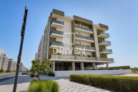 Edificio de 1592.36m² en Dubai Land, UAE No. 188632 7