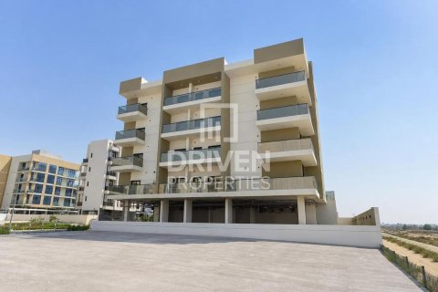 Edificio de 1592.36m² en Dubai Land, UAE No. 188632 9