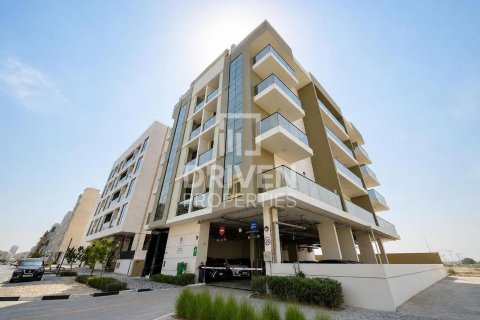 Edificio de 1592.36m² en Dubai Land, UAE No. 188632 10