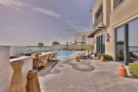 Villa de 5 dormitorios en Abu Dhabi, UAE No. 90994 2