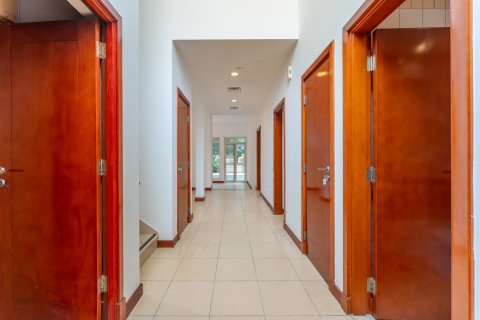 3 bedrooms Villa in Dubai, UAE No. 151166 22