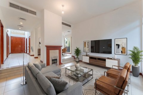 3 bedrooms Villa in Dubai, UAE No. 151166