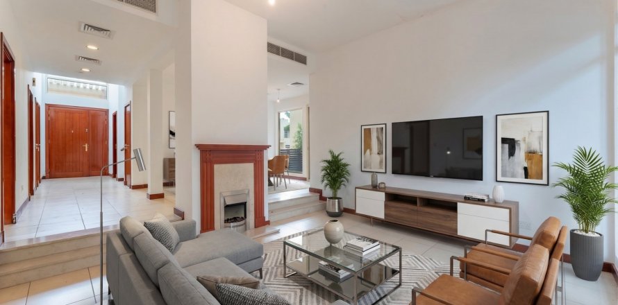 3 bedrooms Villa in Dubai, UAE No. 151166