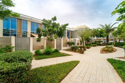 2 bedrooms Townhouse in Dubai, UAE No. 151162 9