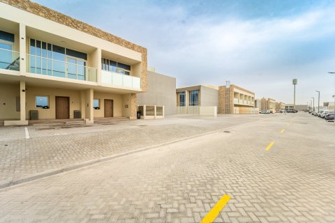 2 bedrooms Townhouse in Dubai, UAE No. 151162 3