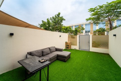 2 bedrooms Townhouse in Dubai, UAE No. 151162 7
