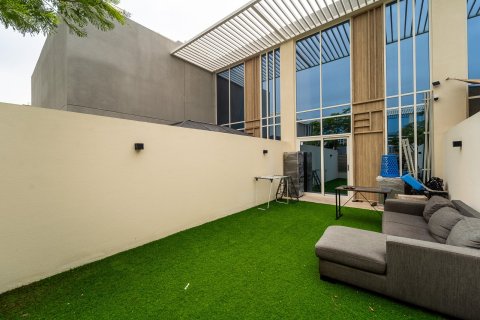 2 bedrooms Townhouse in Dubai, UAE No. 151162 5