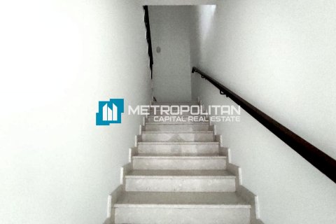 3 bedrooms Villa in Abu Dhabi, UAE No. 149770 8