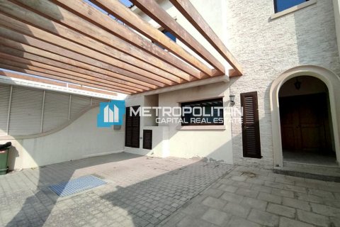 3 bedrooms Villa in Abu Dhabi, UAE No. 149770 14