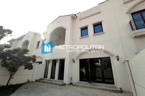 3 bedrooms Villa in Abu Dhabi, UAE No. 149770