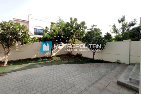3 bedrooms Villa in Abu Dhabi, UAE No. 149770 13