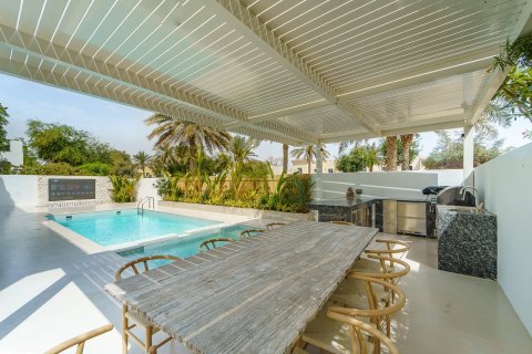 5 bedrooms Villa in Dubai, UAE No. 161055 6