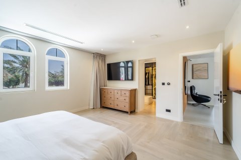 5 bedrooms Villa in Dubai, UAE No. 161055 19