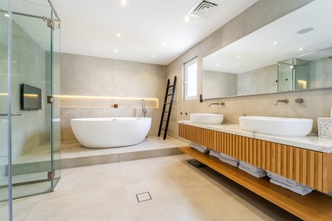 5 bedrooms Villa in Dubai, UAE No. 161055 20