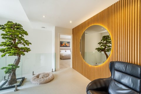 5 bedrooms Villa in Dubai, UAE No. 161055 17