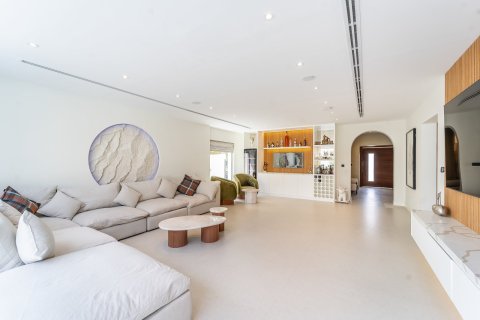 5 bedrooms Villa in Dubai, UAE No. 161055 11