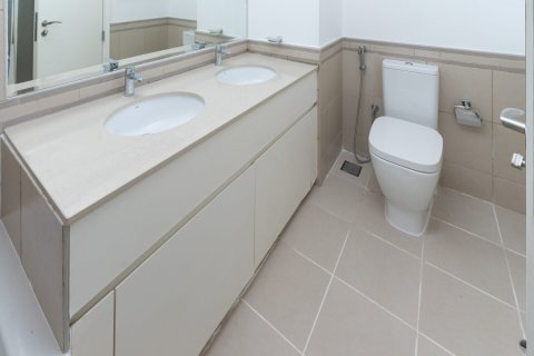 2 bedrooms Apartment in Town Square, UAE No. 166143
