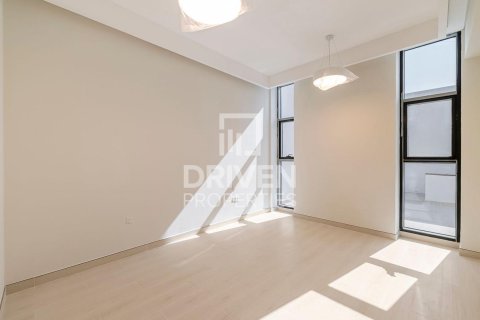 Edificio de 13311.89m² en District 12, UAE No. 190889 13