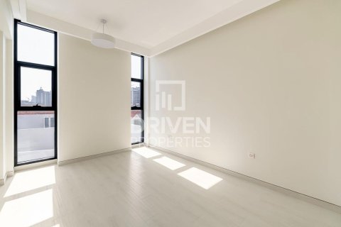 Edificio de 13311.89m² en District 12, UAE No. 190889 20