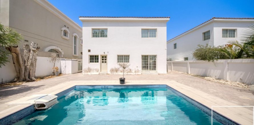 Villa de 4 chambres à Al Safa 2, UAE No. 209137