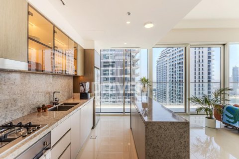 Appartement de 2 chambres à EMAAR Beachfront, UAE No. 200527 11