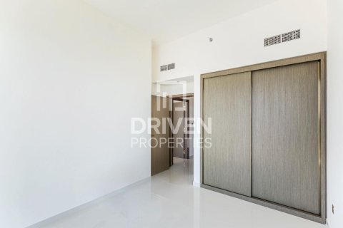 Appartement de 2 chambres à EMAAR Beachfront, UAE No. 200527 13