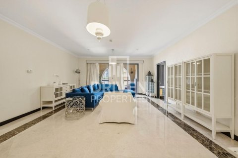 4 bedrooms Duplex in Rimal, UAE No. 200525 18