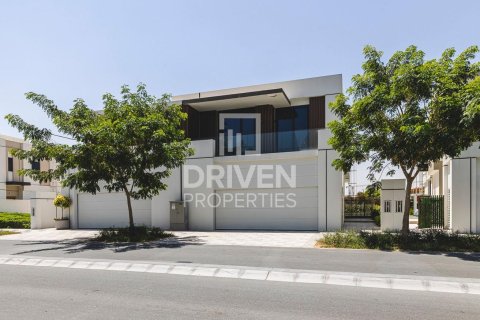 4 bedrooms Townhouse in District One, UAE No. 200529 3