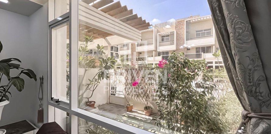 Villa de 4 chambres à District 10, UAE No. 138817