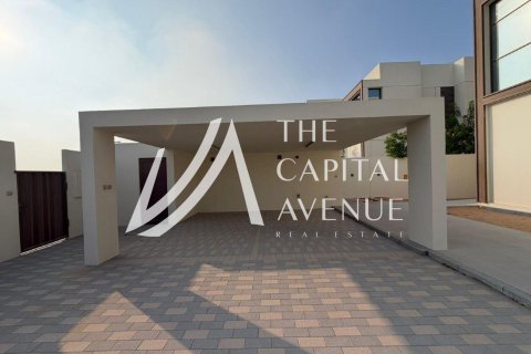 4 bedrooms Villa in Abu Dhabi, UAE No. 137062 14