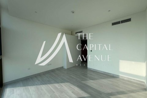 4 bedrooms Villa in Abu Dhabi, UAE No. 137062 6