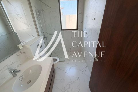 4 bedrooms Villa in Abu Dhabi, UAE No. 137062 13