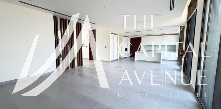 4 bedrooms Villa in Abu Dhabi, UAE No. 137062