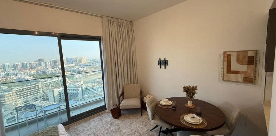 Studio Apartment in Dubai, UAE No. 184476