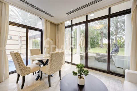 5 bedrooms Villa in Palm Jumeirah, UAE No. 25928 25