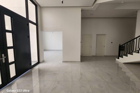 Villa de 4 dormitorios  No. 123674 4