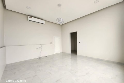 Villa de 4 dormitorios  No. 123674 8