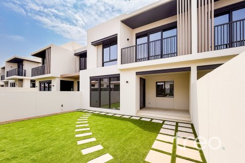4 bedrooms Townhouse in Dubai, UAE No. 199025