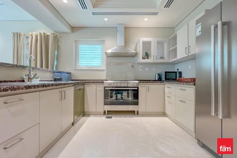 4 bedrooms Villa in Al Furjan, UAE No. 165047 8
